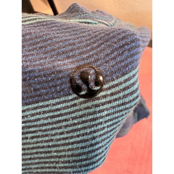 Lululemon Men size M‎ Striped tshirts Medium blue and green - Picture 3 of 3
